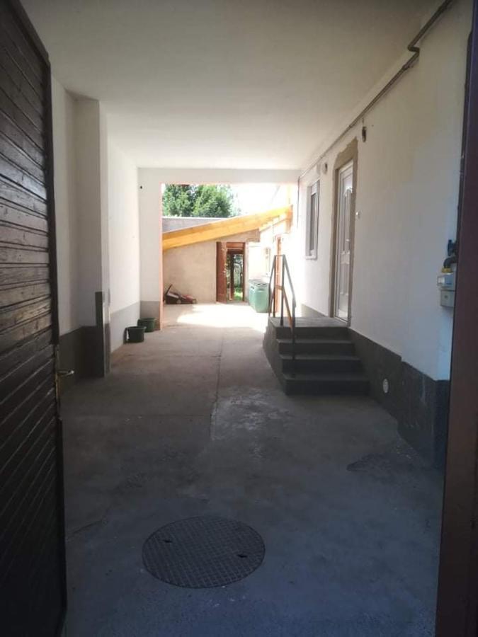 Family House Villa เอ็กเกอร์ ภายนอก รูปภาพ